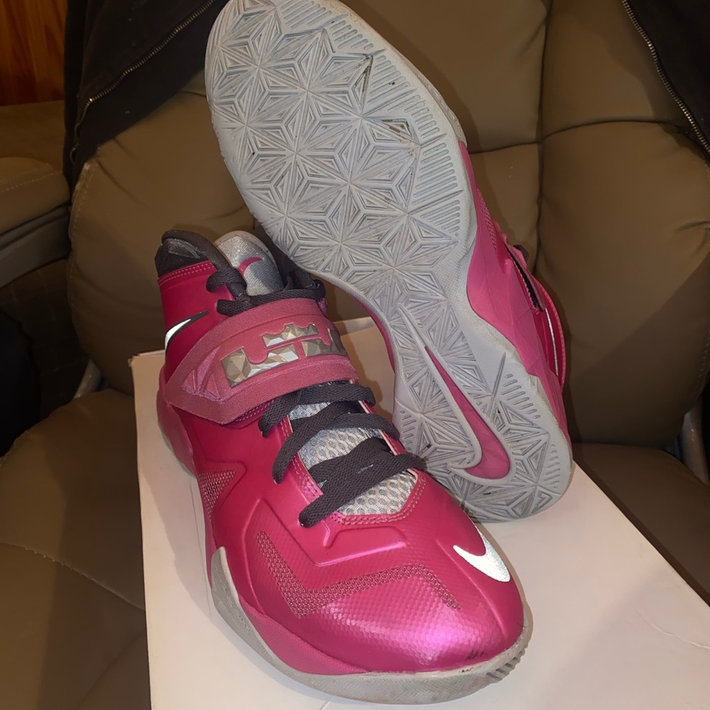 Nike Zoom Solider VII Sneakers